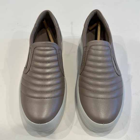 Ecco Shoes - ECCO Women's Soft 9 Ii Slip on Sneaker Size EUR 39
